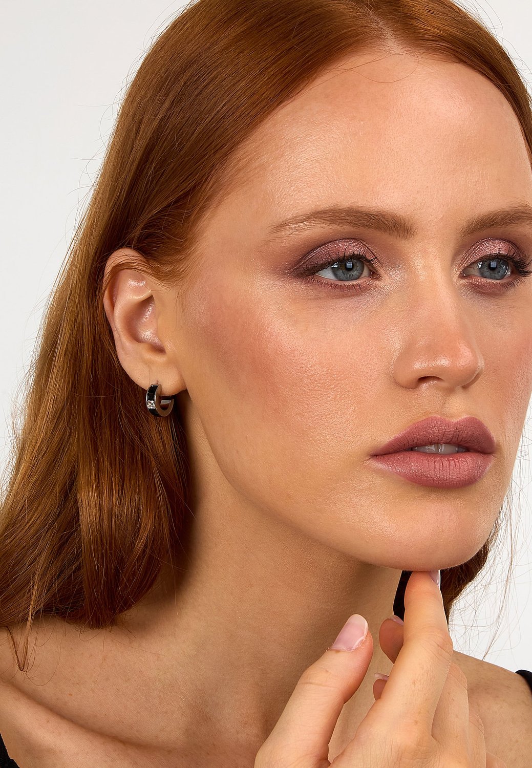 Karl Lagerfeld Серьги Crystals KLAYC39 — фотография 3